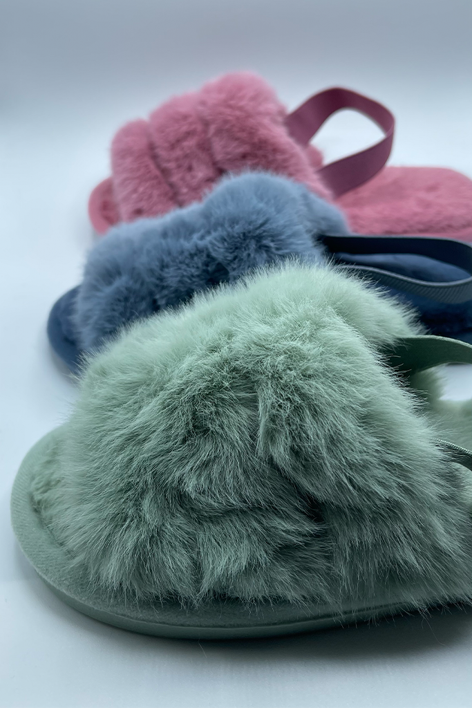 Slingback hot sale fluffy slippers